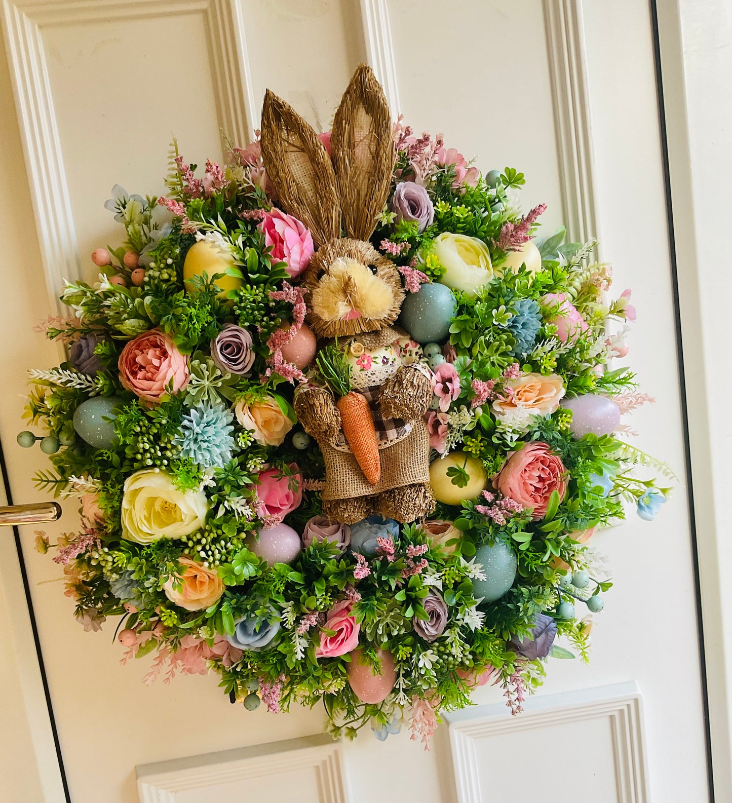 Pastel Easter wreath decor