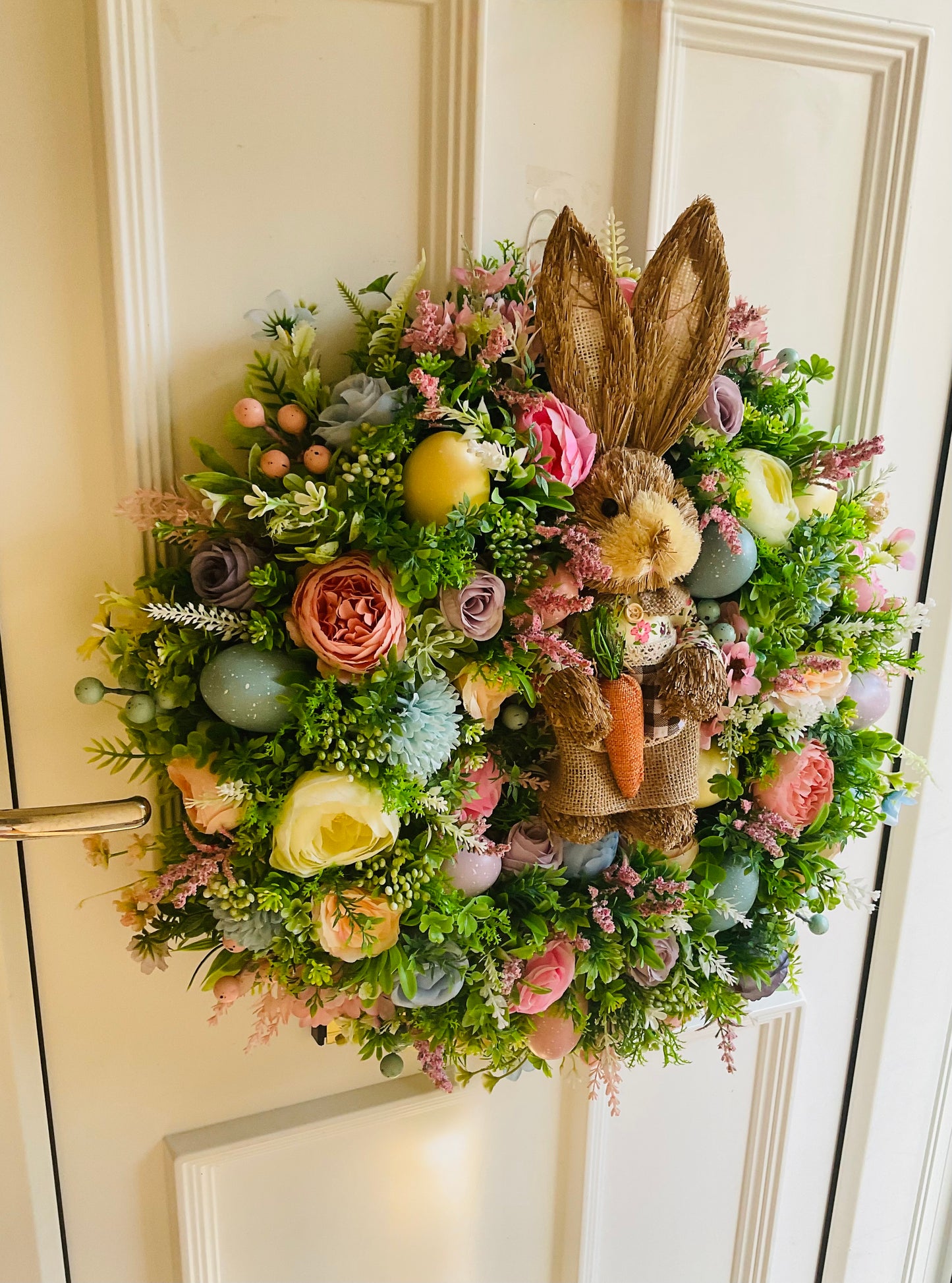 Pastel Easter wreath decor